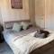 Spacious 2-Bedroom House In Stockton Heath With Free WiFi By Amazing Spaces Relocations Ltd - 沃灵顿