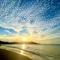 Charming Condo With A Rooftop, Across Beach - Коко