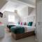 Weekly & Monthly Rates! Stunning Home By Stansted Airport