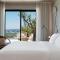 W Costa Navarino