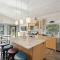 Folly Vacation 620 Three Bedroom Home, one block to the beach and pet friendly - فولي بيتش