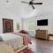 Folly Vacation 620 Three Bedroom Home, one block to the beach and pet friendly - فولي بيتش