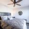 The Plaza - An Irvie Home w Summer Pool