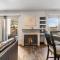 The Plaza - An Irvie Home w Summer Pool