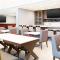 Hampton Inn & Suites Santa Rosa Sonoma Wine Country
