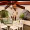 Casa aconchegante,perto da praia,com piscina,muito jardim,e pet friendly