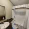 Resort near wineries, river, trails! Large Pool! - Niagara on the Lake