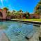 Villa avec gouvernante et 2 piscines dont une chauffée dans domaine securise - Marrakech