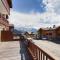 Superbe 4 pièces à Montvalezan avec terrasse SE, proche pistes et commerces, parking inclus - FR-1-398-534