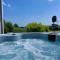 The Retreat, Sauna & Hot Tub, Charming & Cosy Gem