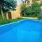 LARGE 5 BEDROOM LUXURY VILLA