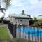 The Pool House Bed & Breakfast - Near Marine Parade Napier