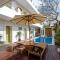 Honu Studio Living