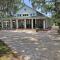 Low Country Cottage in Beautiful Habersham Low Country Cottage in Beautiful Habersham