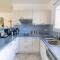 Villa145m2 et 2 autres Appartements 50m2, Appart 60m2, idéale grande famille, groupe amis,salle fitness, Jardin, proche Cannes, Grasse, Antibes,