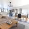 Villa145m2 et 2 autres Appartements 50m2, Appart 60m2, idéale grande famille, groupe amis,salle fitness, Jardin, proche Cannes, Grasse, Antibes,