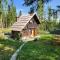Urige Waldbienenhütte