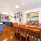 11 Lakeview Crescent