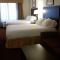 Holiday Inn Express Syracuse-Fairgrounds, an IHG Hotel - Warners