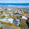 Ultimate in Middleton Coastal Style with Views Sleeps 10 - Middleton