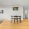 Spacious & Open 2 bd 2bth Unit in Canberra City