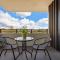 Spacious & Open 2 bd 2bth Unit in Canberra City - كانبرا