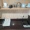 2 BHK cozy apartment w/ Netflix and wifi in Bandra