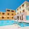ISA - Residence with swimming pool in Sos Alinos, apartments with air conditioning and private outdoor area