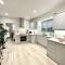 Lush Porthcawl Large Spacious 2 bedroom Apt, Parking, Garden access, Prime Location