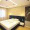 LA LA Marina Wave Suites