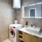 LA LA Marina Wave Suites