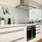 M&K Home with central air condition, 4 bedrooms, by Chartwell Shopping Centre - Hamilton