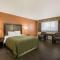 Quality Inn & Suites Medford Airport