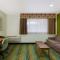 Quality Inn & Suites Medford Airport