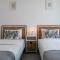 Villa Flora's 3-Bedroom Retreat with Private Pool