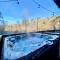Fun cabin with hot tub, pool table & fire pit - BIG BLUE