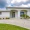 Kayaks and Canal Access Cape Coral Sanctuary - كيب كورال