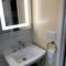 Queen Bedroom Ensuite, Bright, Modern with Parking - Santa Ana