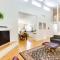 Modern and Spacious Home - 6 Mi to Dtwn South Bend - Granger