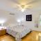 Modern and Spacious Home - 6 Mi to Dtwn South Bend - Granger