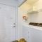 Modern and Spacious Home - 6 Mi to Dtwn South Bend - Granger