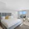 The Palms! Direct water view corner condo - ميامي