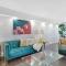 The Palms! Direct water view corner condo - ميامي