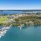 Luxurious Lakeside Oasis - Morisset East