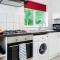 Charming 2-Bedroom Flat with a Garden and Free Parking at Abingdon