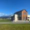 The Little Lake House - تي أناو