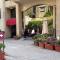 Midtown Hotel & Suites