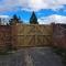 Spacious & comfy 4 bed house, 6 Beds, Free Private Parking & Wifi