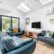 Pass the Keys Stunning Modern 4 Bed with Parking and Garden - Oxford