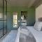 Lily - Modern city apt with views! - Кейптаун